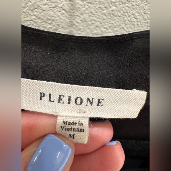Pleione Black Blouse - Picture 4 of 4